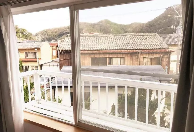 ベッドアンドブレックファースト Tsushima White House
