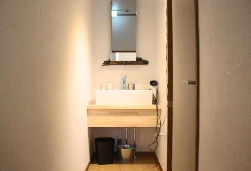 צימר Tsushima White House