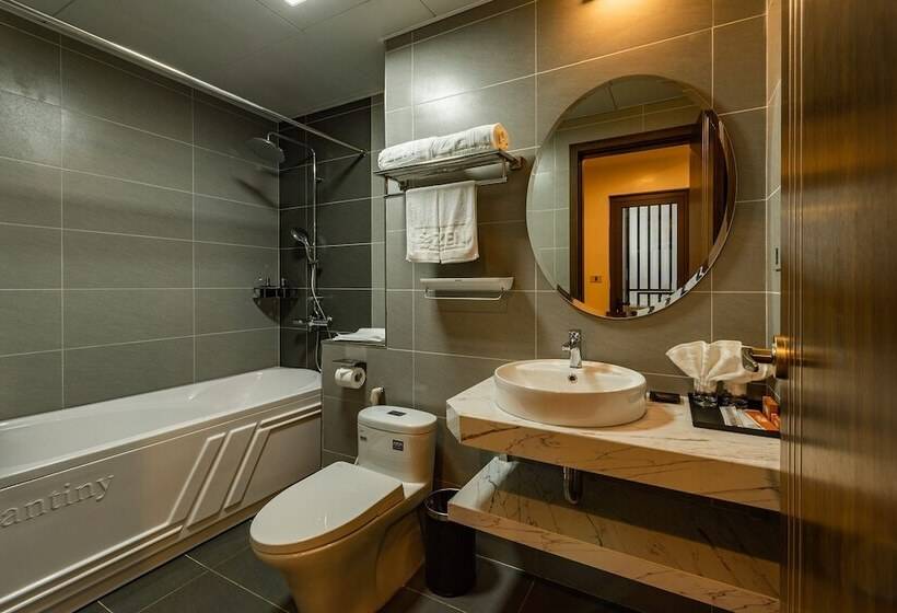 Zen Riverside Hotel & Residences