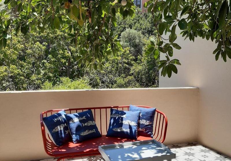 تختخواب و صبحانه Villa Nestor