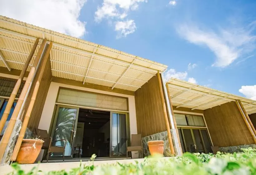 ホテル The Park Silang