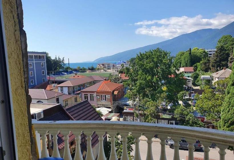 پانسیون ахра