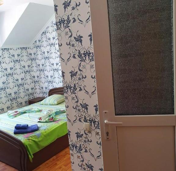 پانسیون ахра