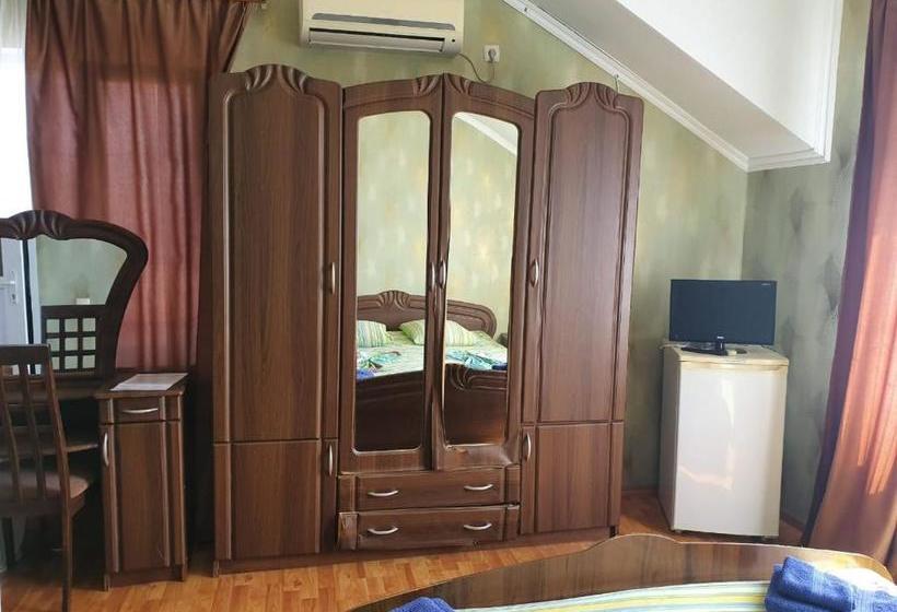 پانسیون ахра