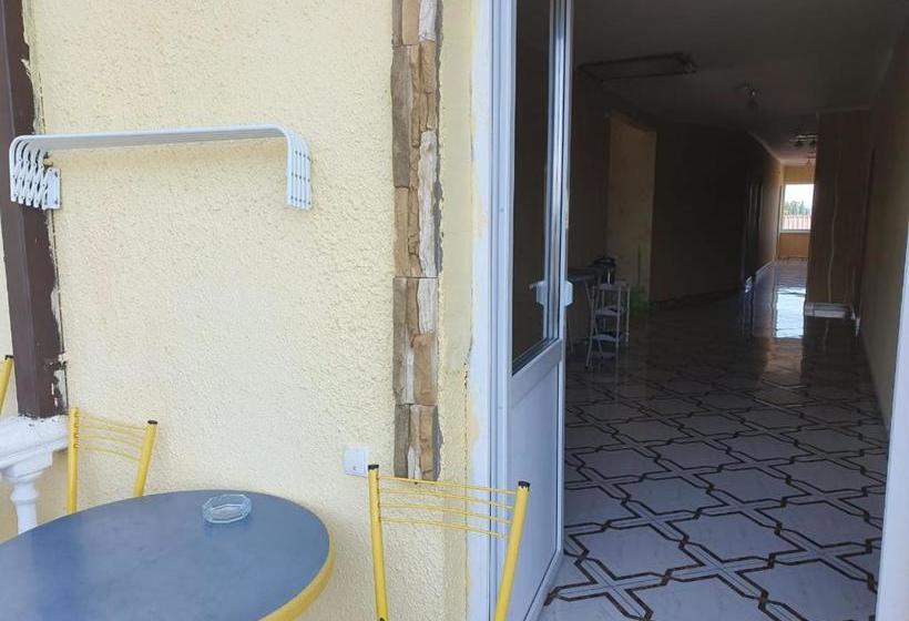 پانسیون ахра