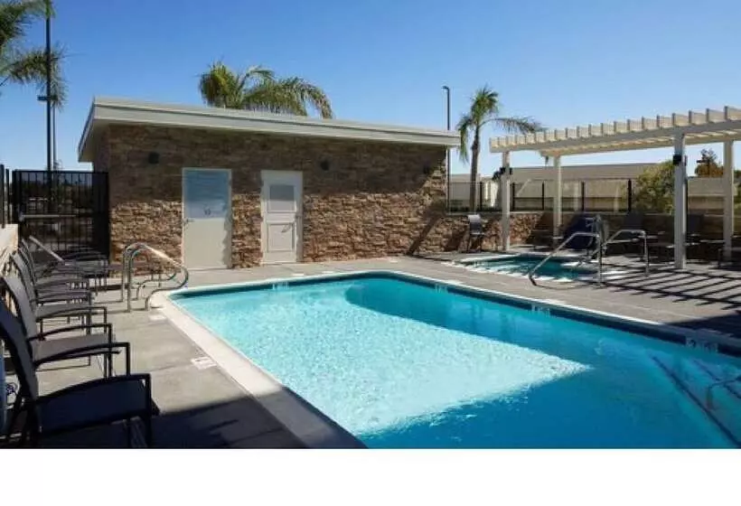 Hotelli Fairfield Inn & Suites By Marriott Riverside Moreno Valley