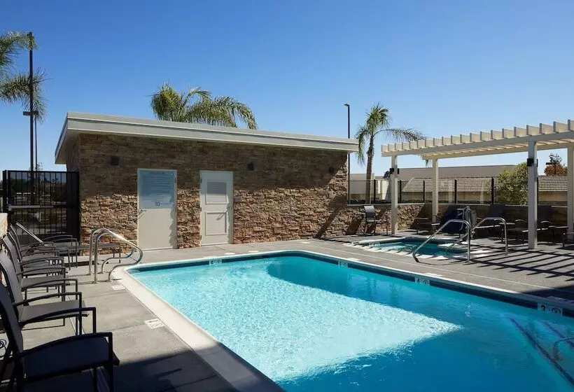 Hotelli Fairfield Inn & Suites By Marriott Riverside Moreno Valley