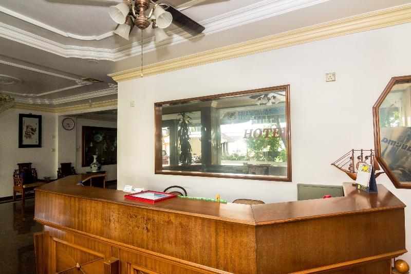 فندق Oyo 1223  Bahari