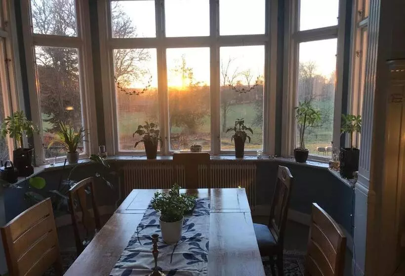 Hunnebergs Gård Hostel & Camping