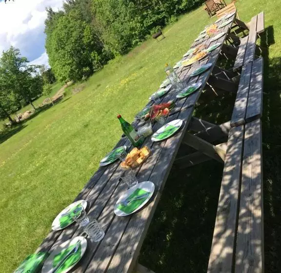 Hunnebergs Gård Hostel & Camping