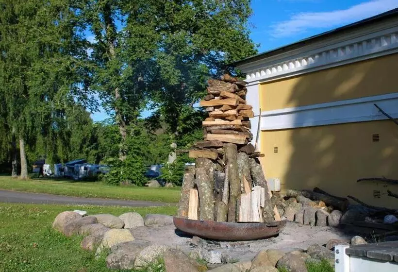 Hunnebergs Gård Hostel & Camping