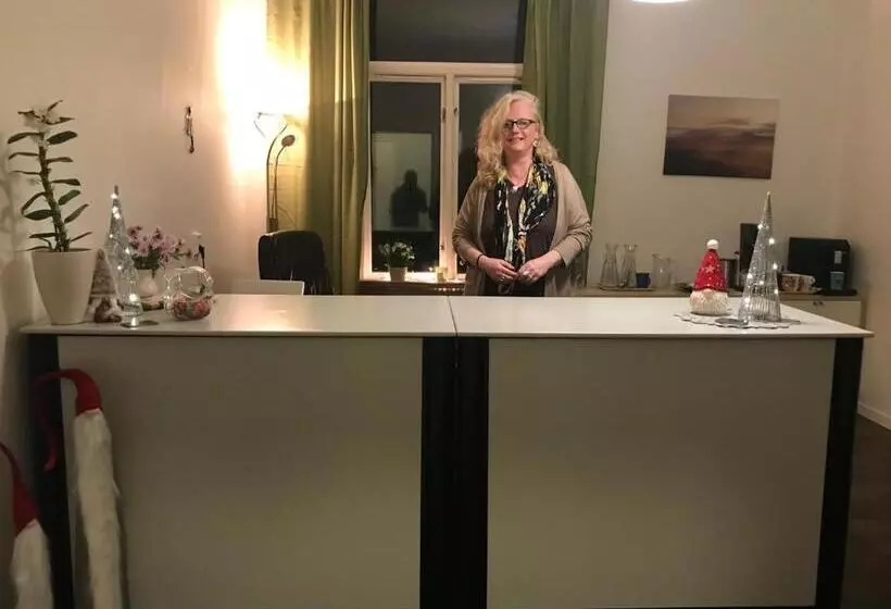 Hunnebergs Gård Hostel & Camping