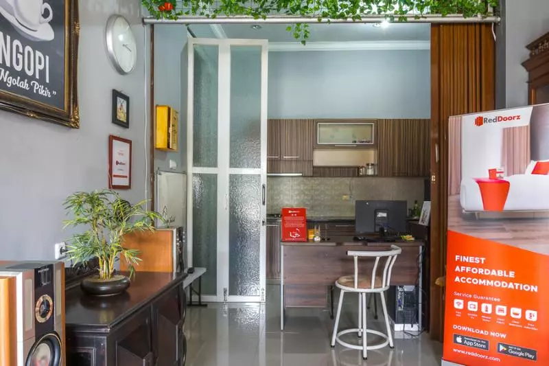 ペンション Reddoorz Syariah Near Rri Malang