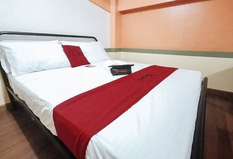 Reddoorz Near Sgm Condotel Villa Beach Iloilo