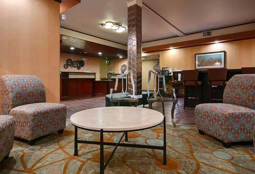 Отель Best Western Plus Rama Inn & Suites