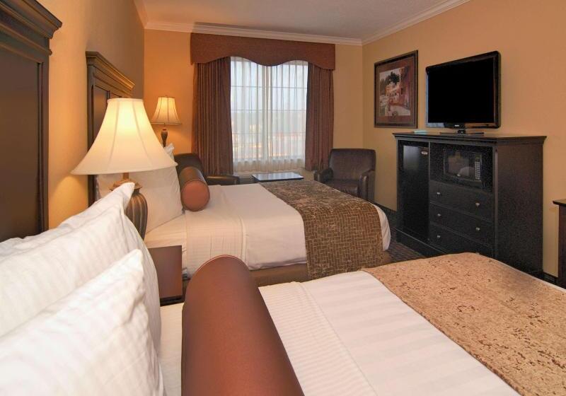 هتل Best Western Plus Southpark Inn & Suites