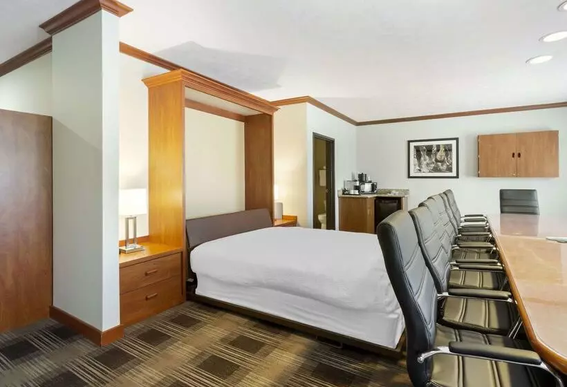 酒店 Best Western Plus The Inn At Horse Heaven