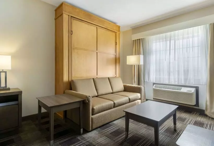 酒店 Best Western Plus The Inn At Horse Heaven