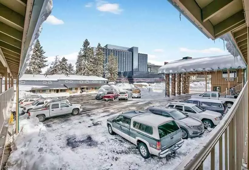 Отель Blue Jay Lodge