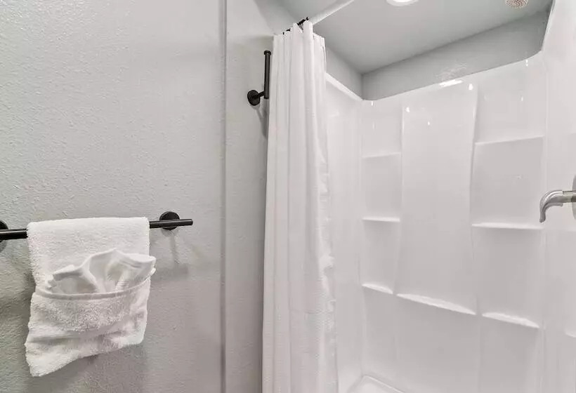 Отель Blue Jay Lodge