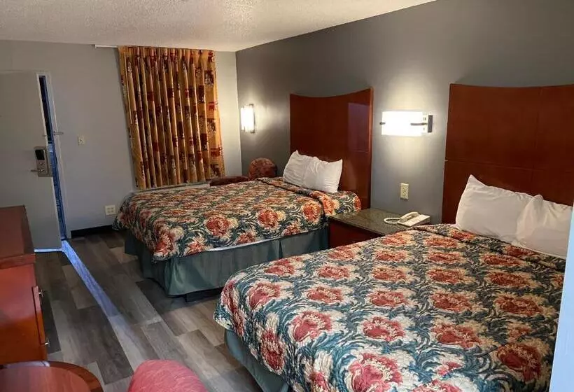 Отель Briarwood Inn