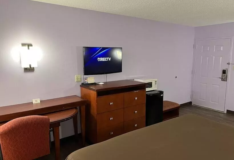 Отель Briarwood Inn