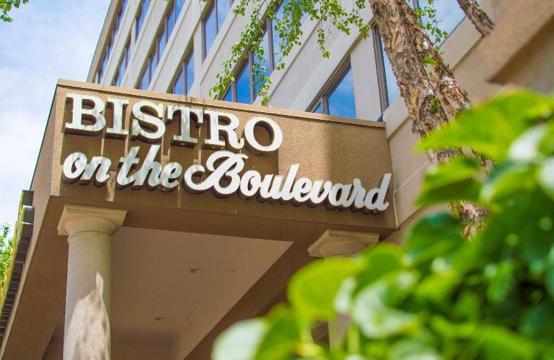 فندق The Boulevard Inn & Bistro