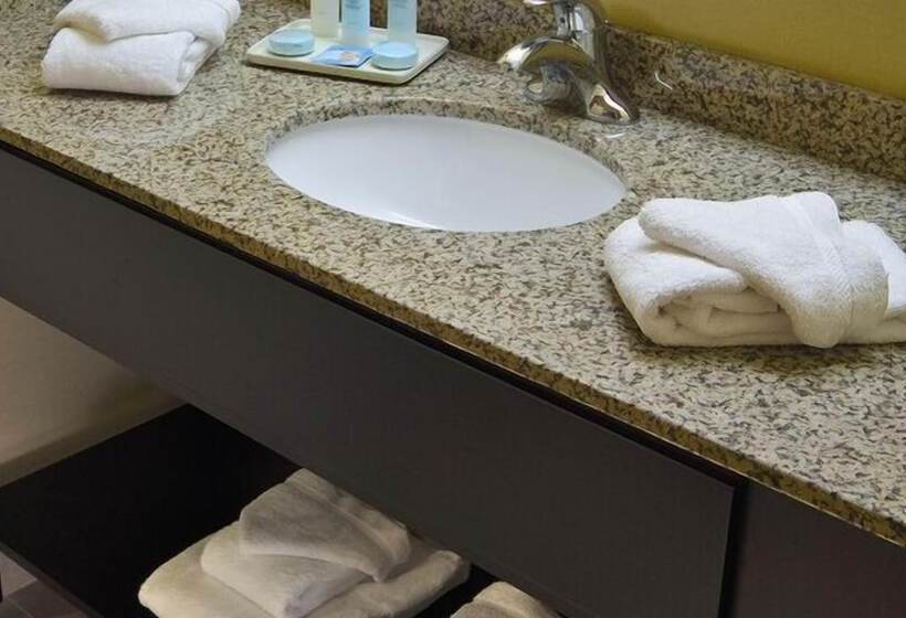 فندق The Boulevard Inn & Bistro