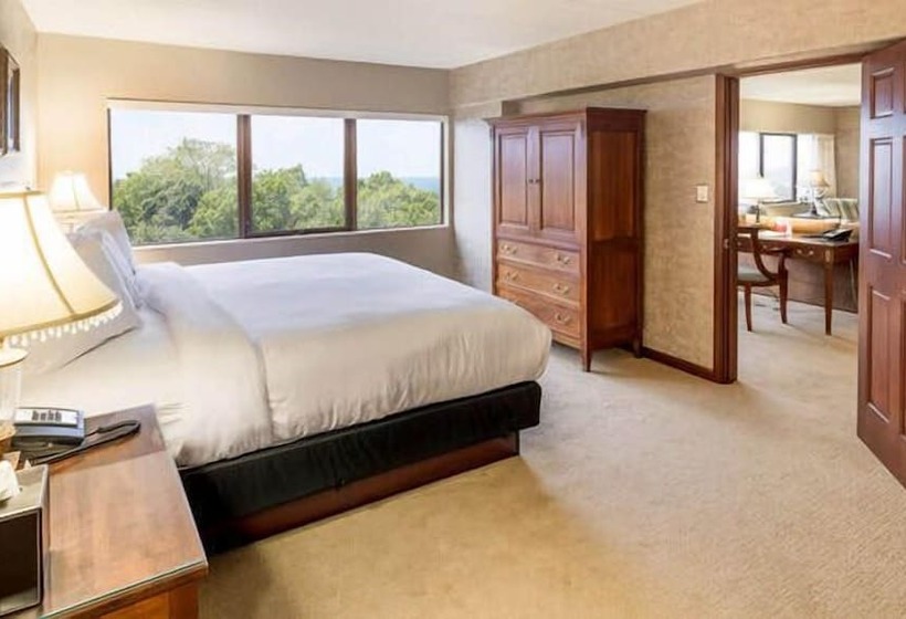 فندق The Boulevard Inn & Bistro