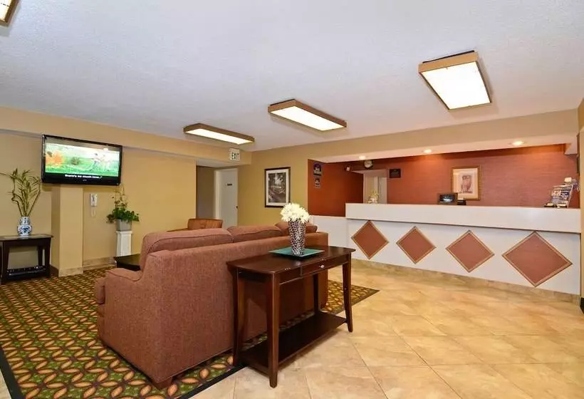 Отель Travelers Inn And Suites