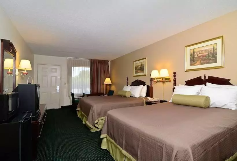 Отель Travelers Inn And Suites