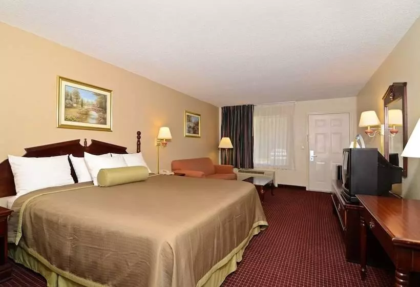 Отель Travelers Inn And Suites