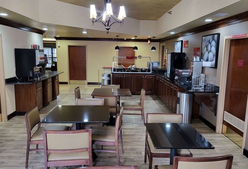 בית מלון כפרי Wingate By Wyndham Greensboro Coliseum