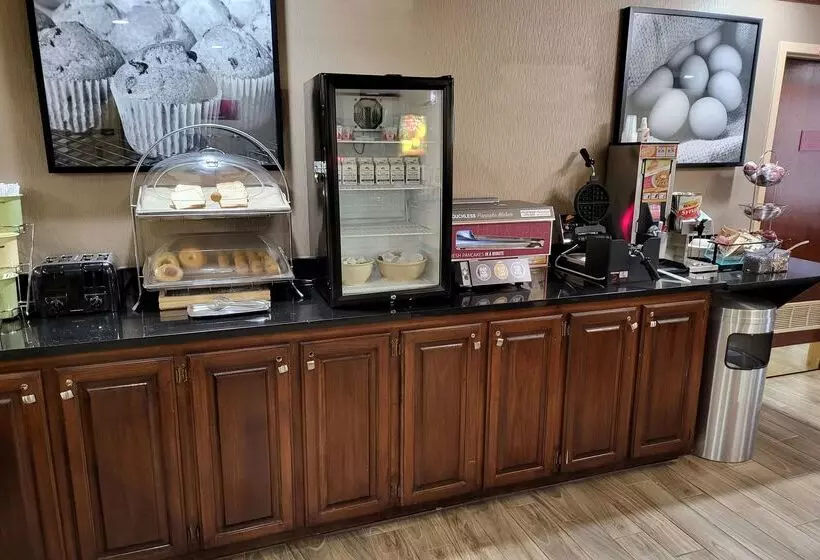 호텔 Wingate By Wyndham Greensboro Coliseum