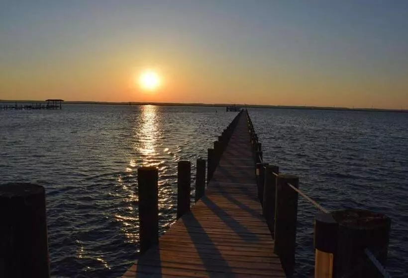 モーテル Birchwood Inn