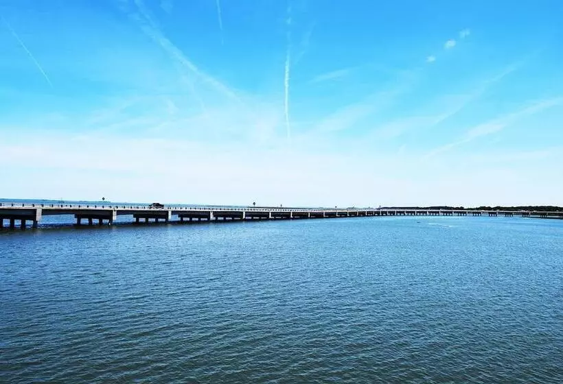 モーテル Birchwood Inn