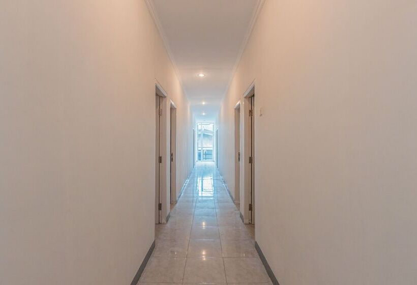 Urbanview Hotel Gunung Geulis Village By Reddoorz