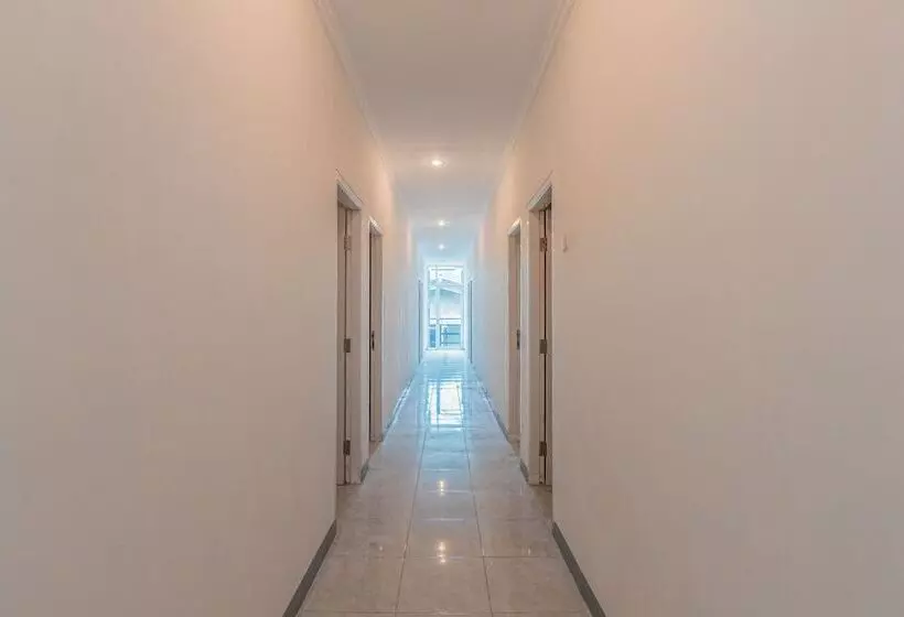 Urbanview Hotel Gunung Geulis Village By Reddoorz