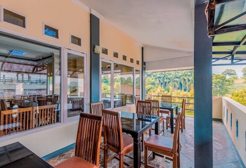 Urbanview Hotel Gunung Geulis Village By Reddoorz