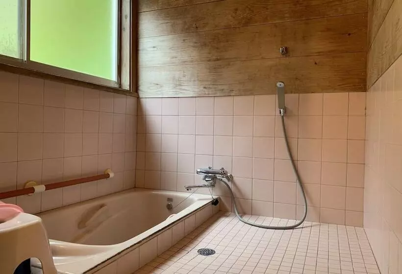 Majatalo Guest House Kumanoyasai