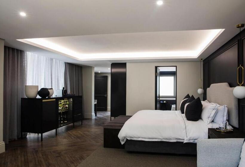 Seven Villa Hotel & Spa