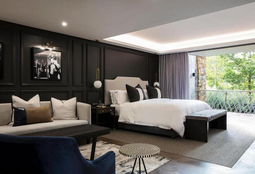 Seven Villa Hotel & Spa