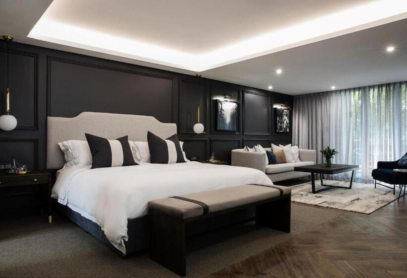 Seven Villa Hotel & Spa