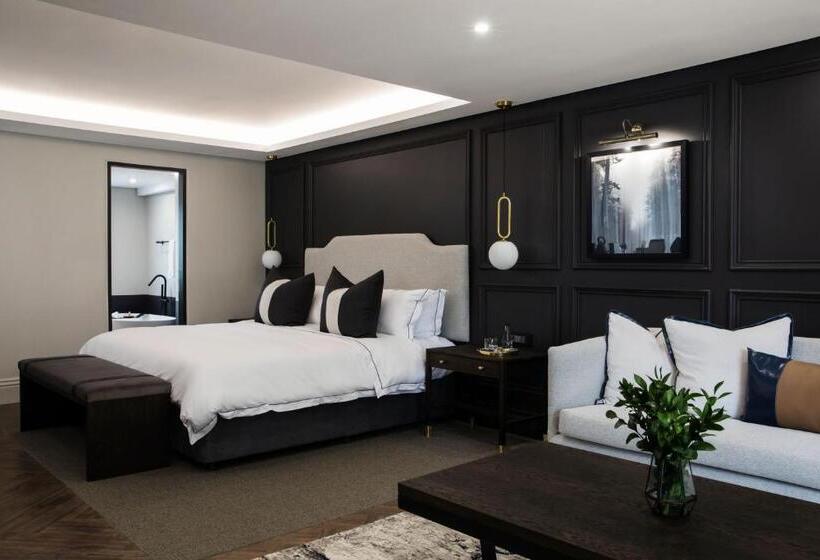 Seven Villa Hotel & Spa