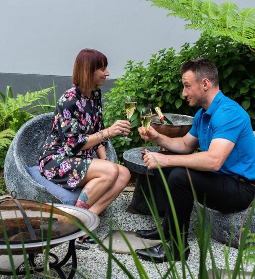 Seven Villa Hotel & Spa