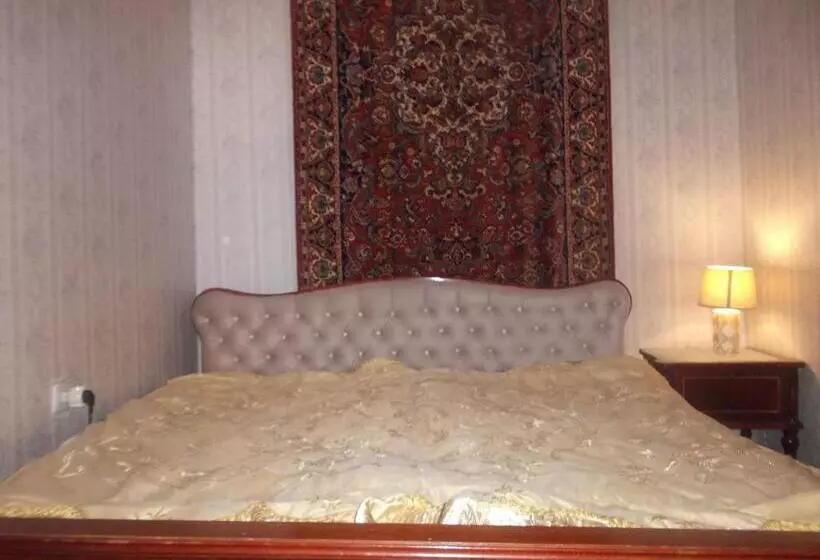 پانسیون Stone House