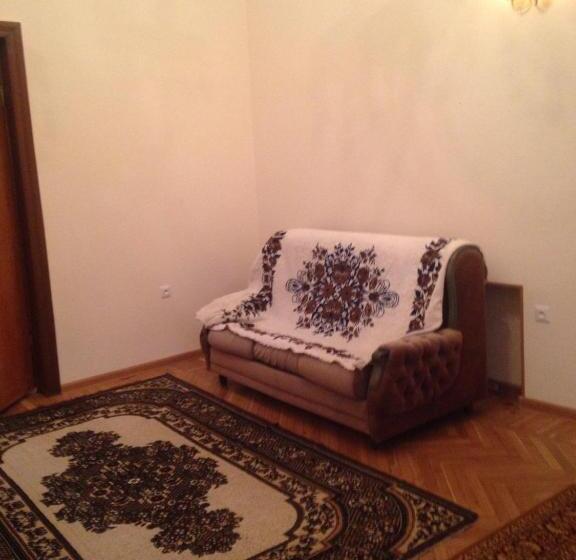 پانسیون Stone House