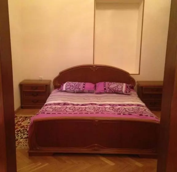 پانسیون Stone House