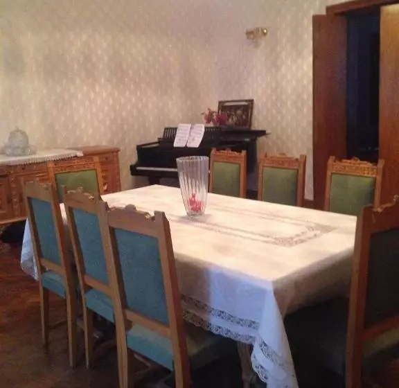 پانسیون Stone House