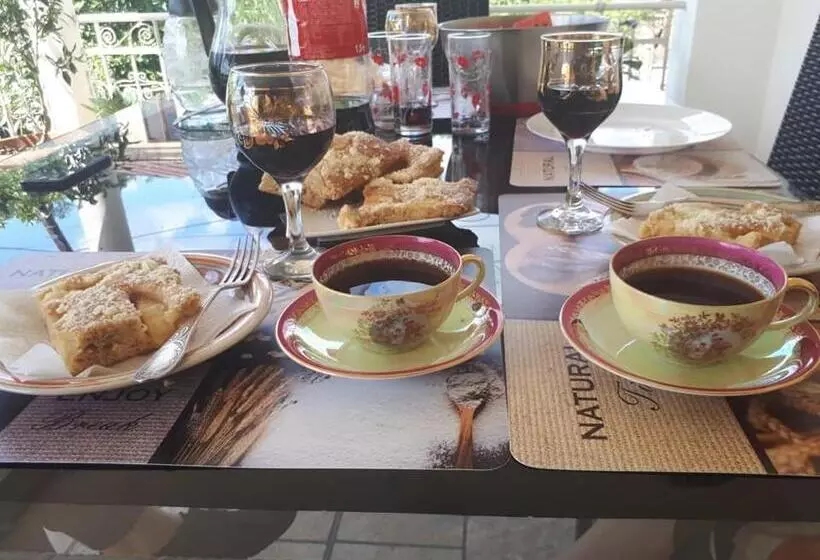 پانسیون Stone House